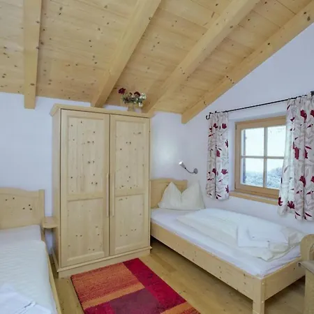 Schoeneben 't Hoge Loo Nyaraló